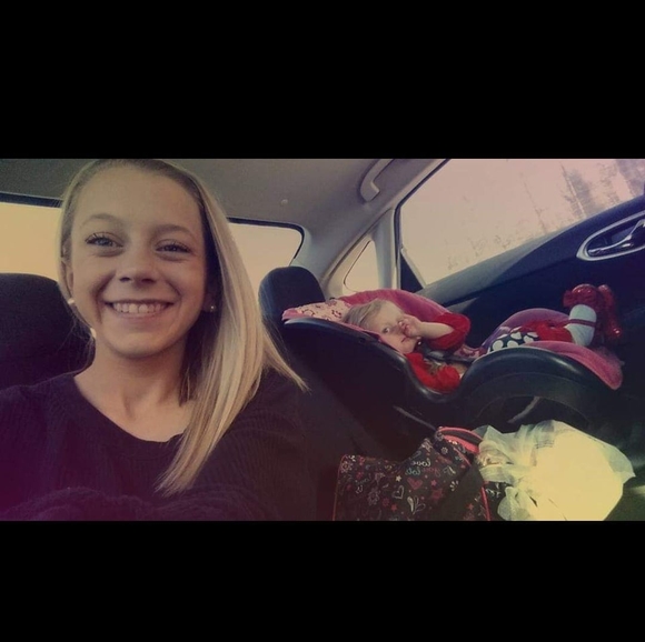 Meet your Posher, Carlee - Picture 1 of 1